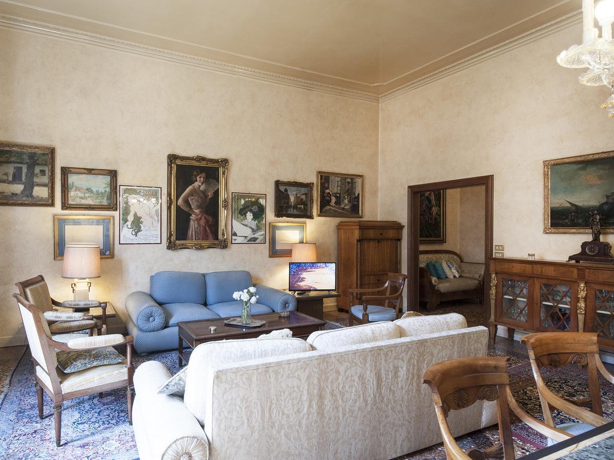 Ur-Nest Strada Maggiore Bologna Bagian luar foto