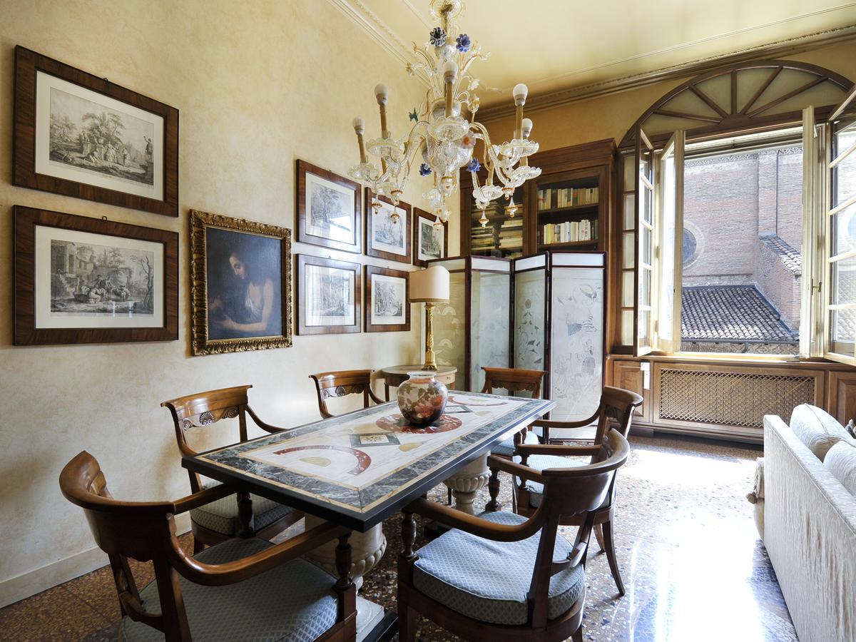 Ur-Nest Strada Maggiore Bologna Bagian luar foto