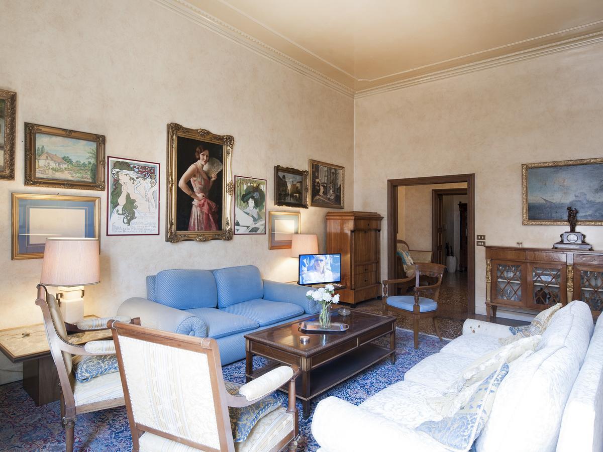 Ur-Nest Strada Maggiore Bologna Bagian luar foto